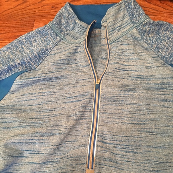 Athleta Tops - Athleta long sleeve top
